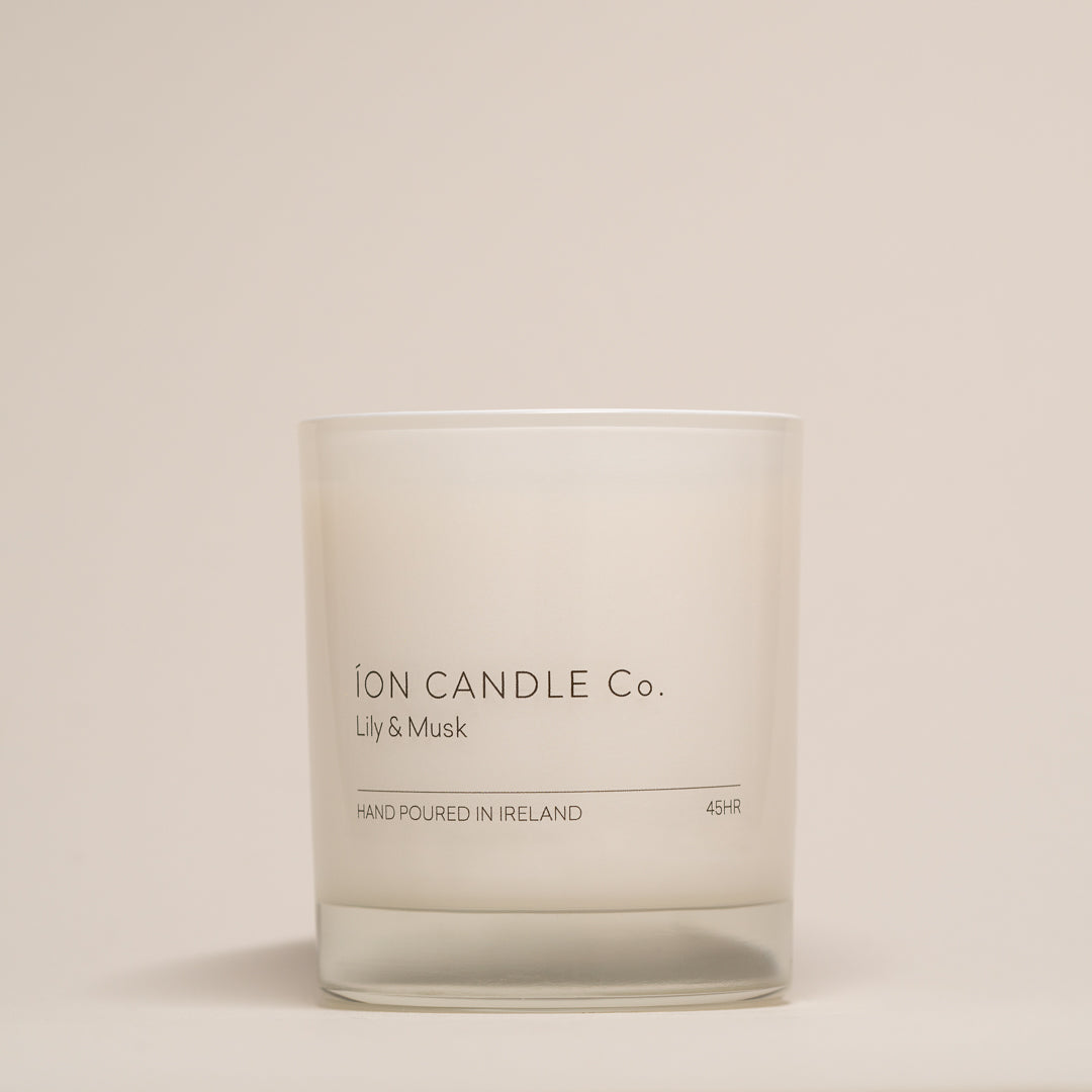 Ion Candle Co. - Lily and Musk Luxury Scented Candle - 45 Hours burn time