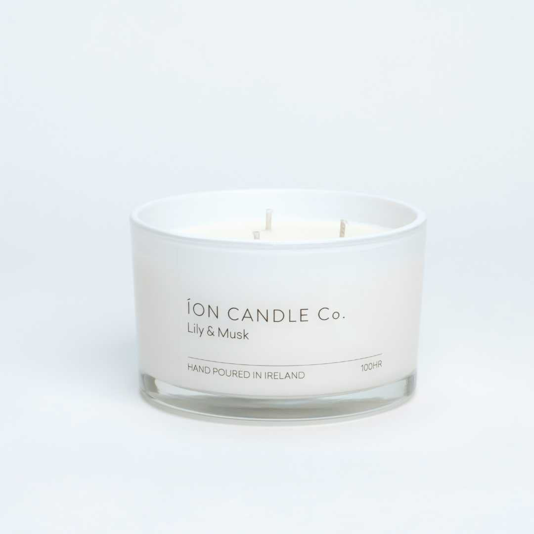 Ion Candle Co. - Lily and Musk Luxury Scented Candle - 100 Hours burn time